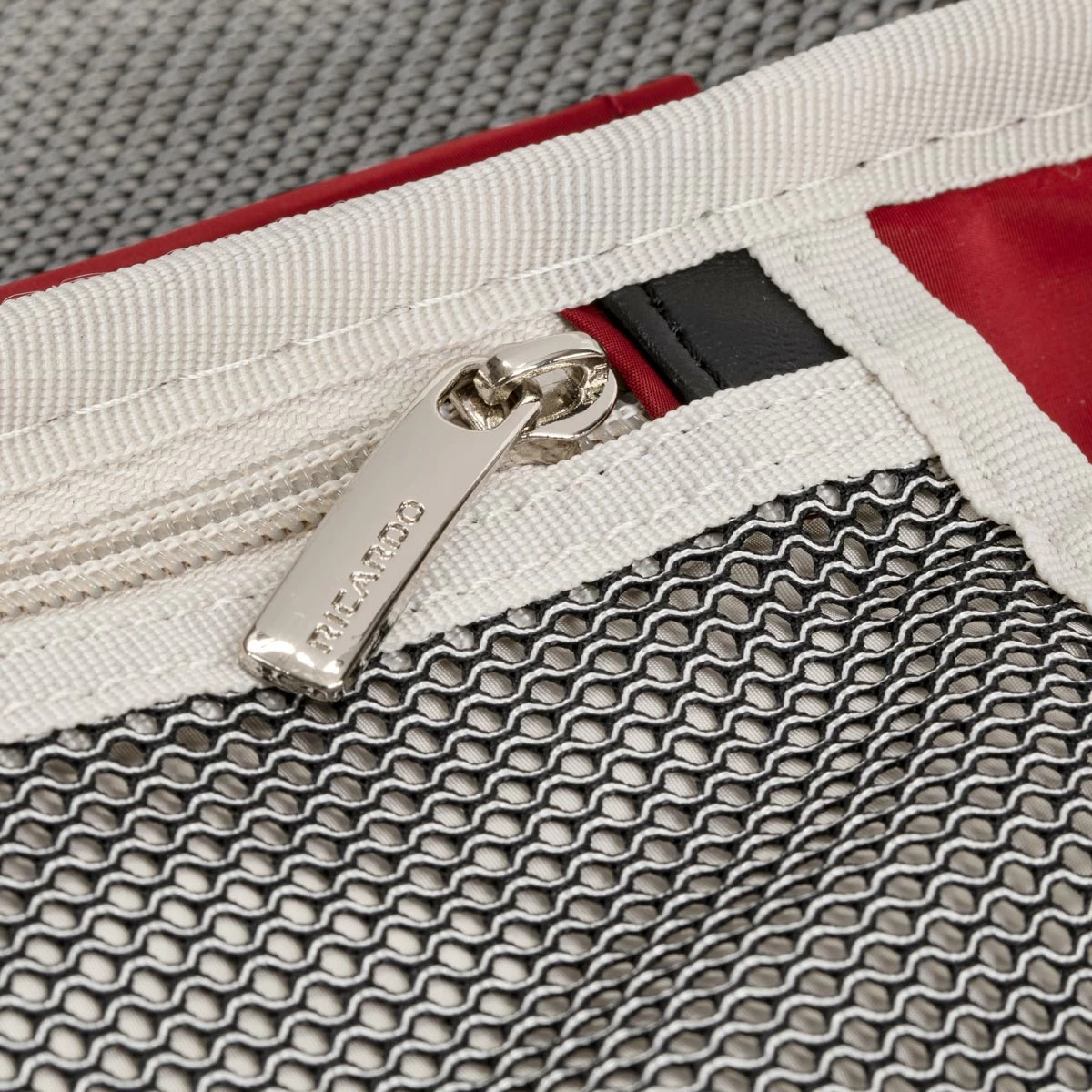 Ricardo Beverly Hills Rodeo Drive 2.0 Expandable 21" Carry On Spinner 9 Ricardo Beverly Hills Rodeo Drive 2.0 Expandable 21" Carry On Spinner - Image 9