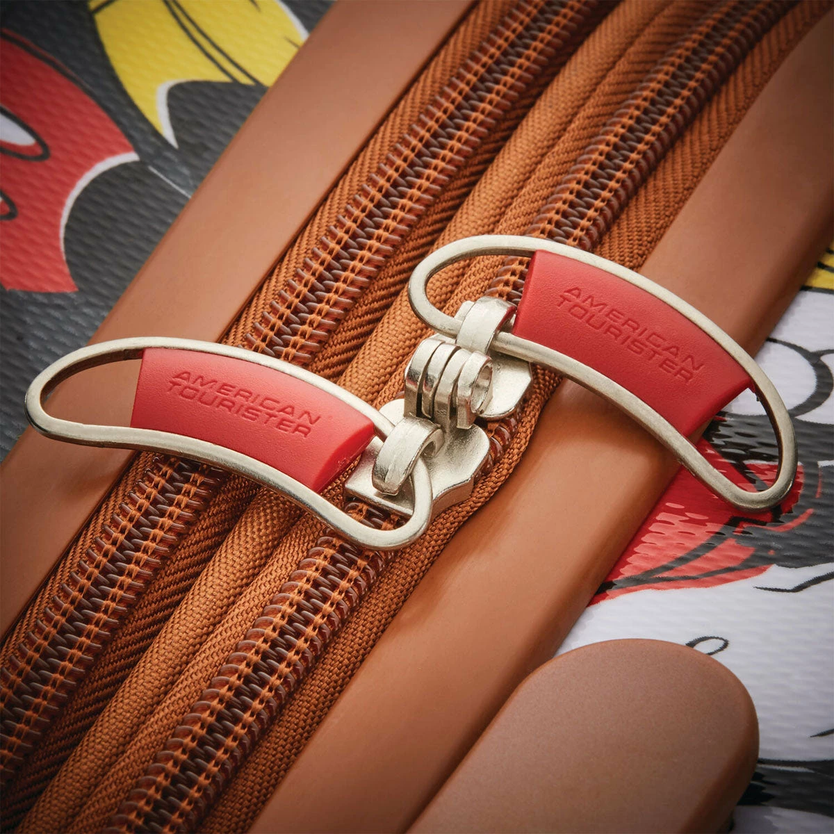 American Tourister Disney Mickey 28" Spinner 4 American Tourister Disney Mickey 28" Spinner - Image 4