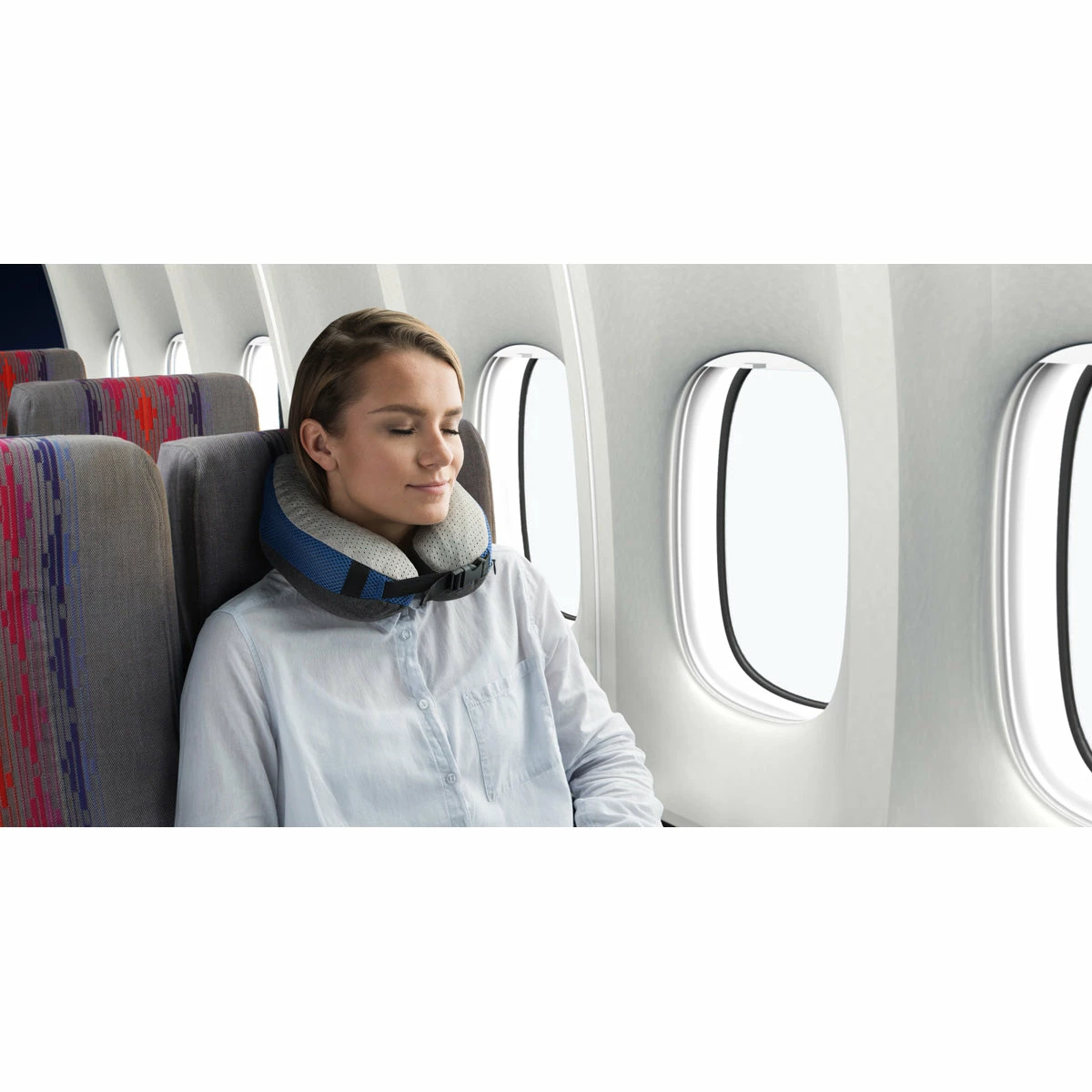 Travelon Travel Accessories Cooling Gel Memory Foam Pillow 3 Travelon Travel Accessories Cooling Gel Memory Foam Pillow - Image 3