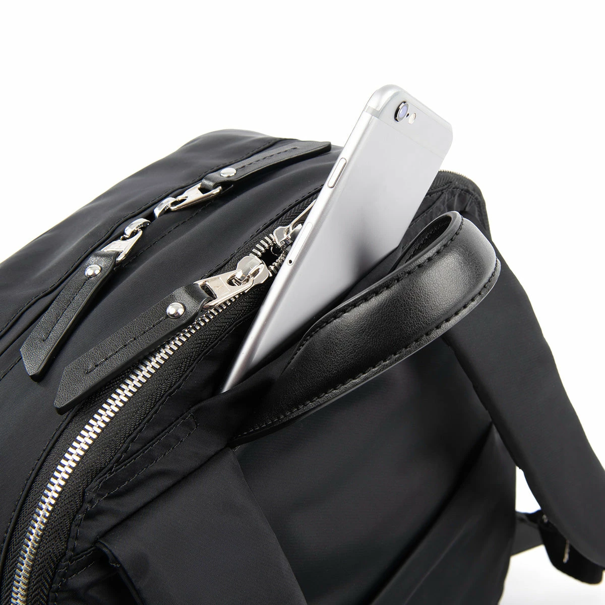 Travelpro Platinum Elite Women's Backpack 3 Travelpro Platinum Elite Women's Backpack - Image 3