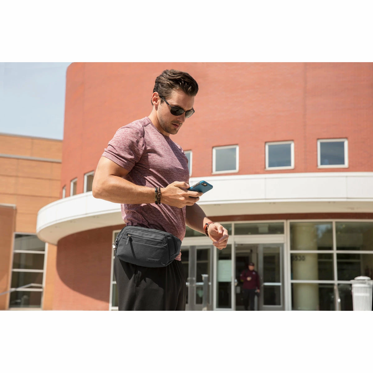 Travelon Anti-Theft Metro Waist Pack 8 Travelon Anti-Theft Metro Waist Pack - Image 8