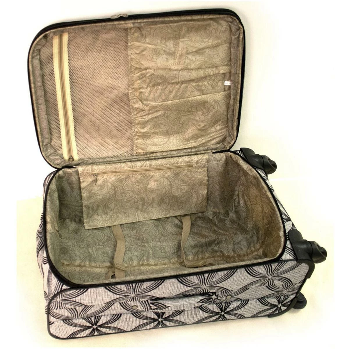 American Flyer Silver Clover 5-Piece Spinner Luggage Set 2 American Flyer Silver Clover 5-Piece Spinner Luggage Set - Image 2