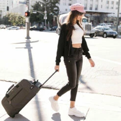 Solo New York Avenue C Rolling Duffel -suitcase sale KBN 2078 1 2000x 419bc7ff ef56 42a8 a59b fe40be7eef61