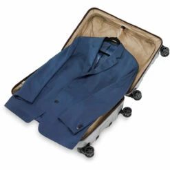 Briggs & Riley Torq Medium Spinner -suitcase sale QU227SP 66Garment 2000x 70164b7f 90bf 43ad 8b01 b9150c66d592