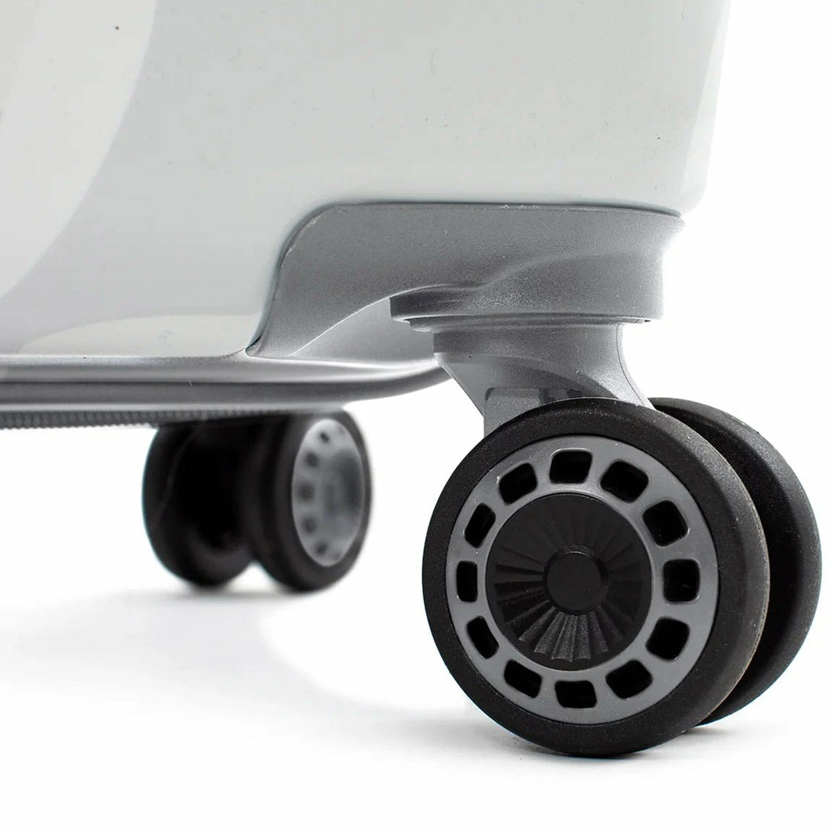 Heys White Camo 21" Fashion Spinner 8 Heys White Camo 21" Fashion Spinner - Image 8