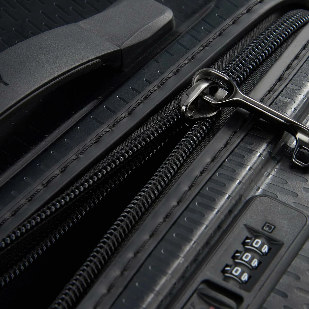 Delsey Turenne 21" Carry On Spinner 7 Delsey Turenne 21" Carry On Spinner - Image 7